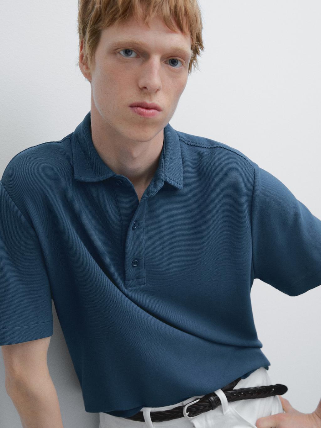 Textured short sleeve polo shirt