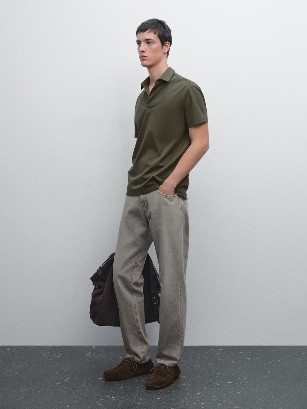 Textured short sleeve polo shirt