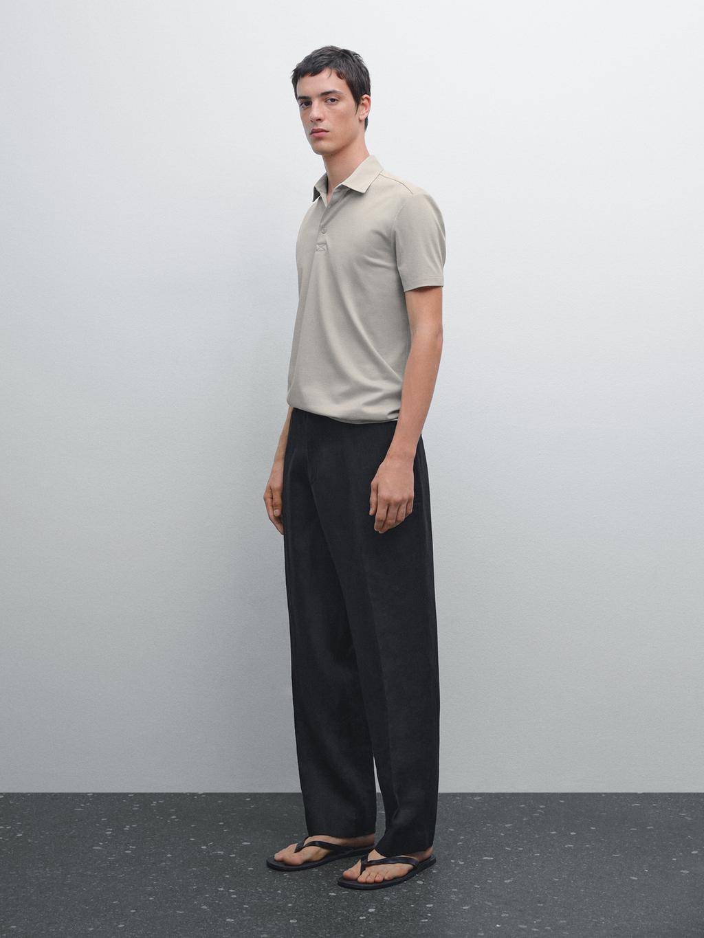 Textured short sleeve polo shirt