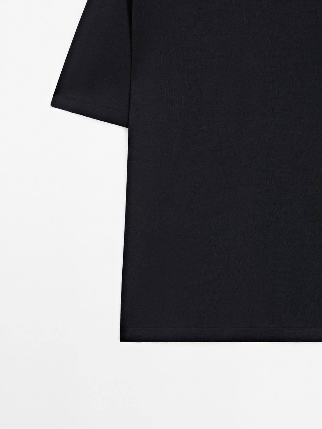 100% cotton knit T-shirt