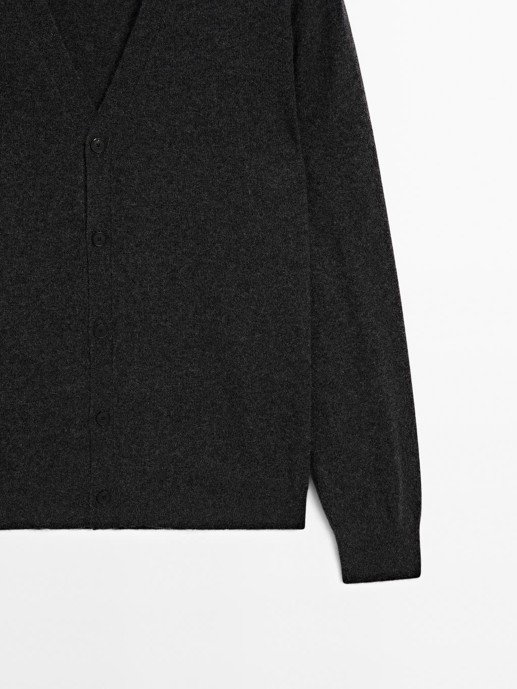 100% cashmere V-neck cardigan