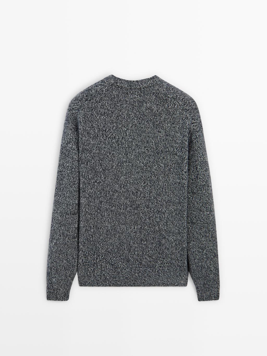 100% cashmere crew neck sweater