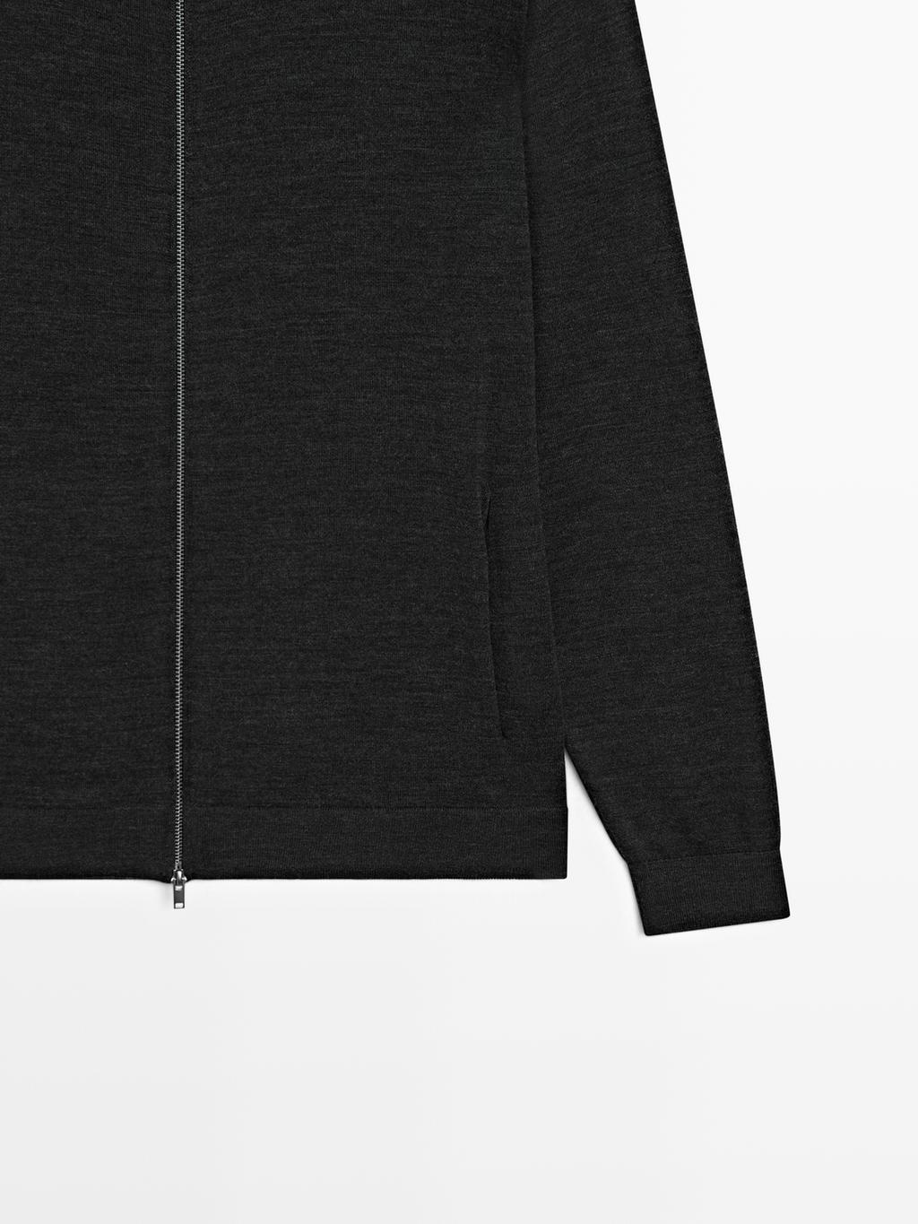 100% merino wool zip-up knit cardigan