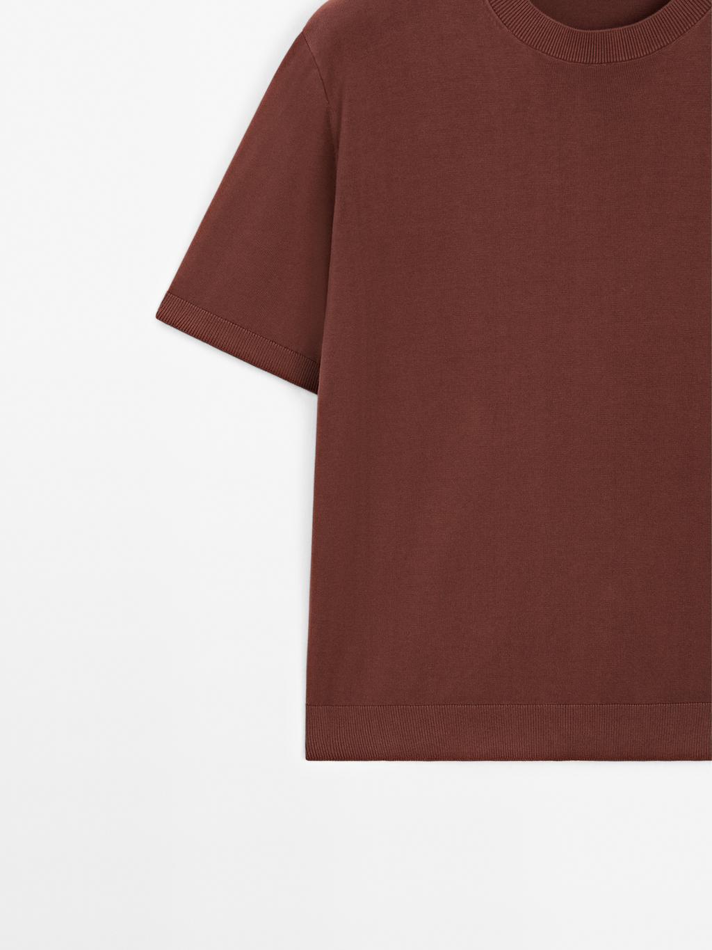 Short sleeve knit T-shirt