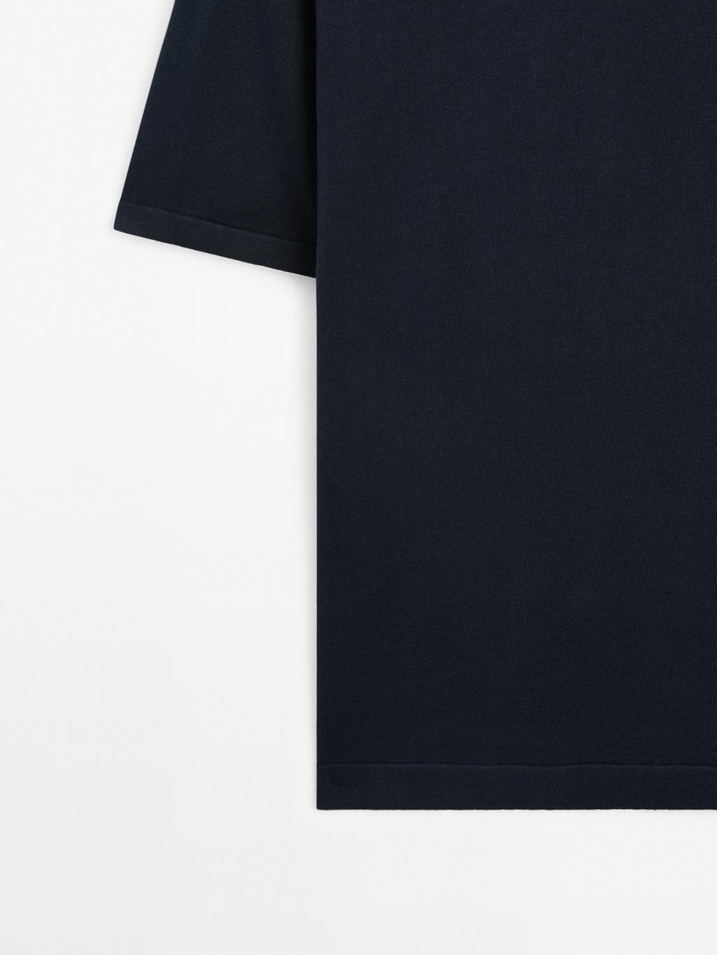 Knit V-neck polo shirt with colour detail