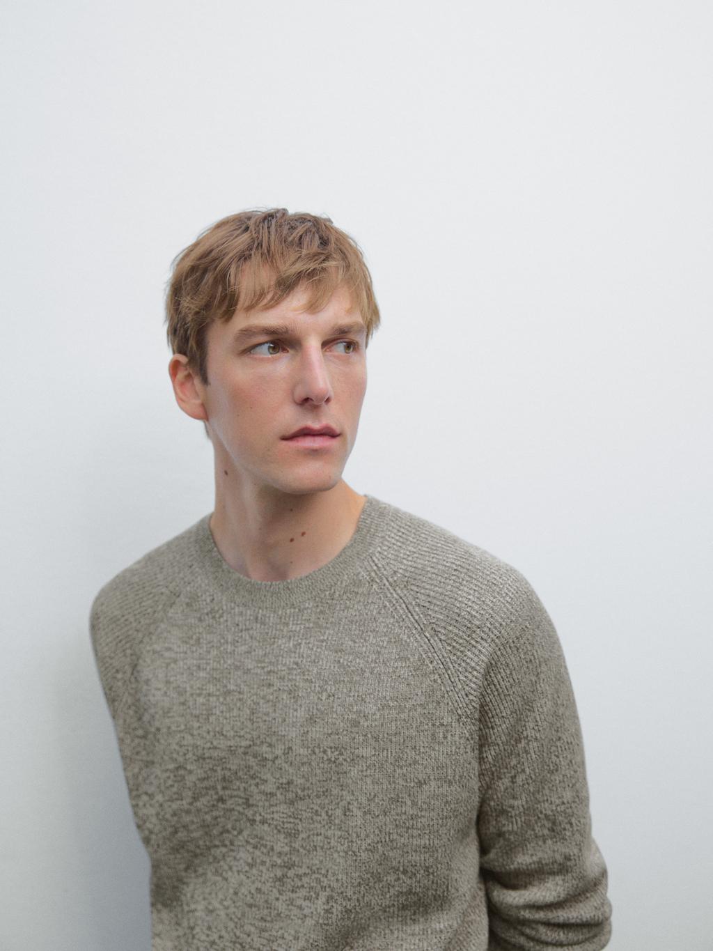 Crew neck mouline knit sweater