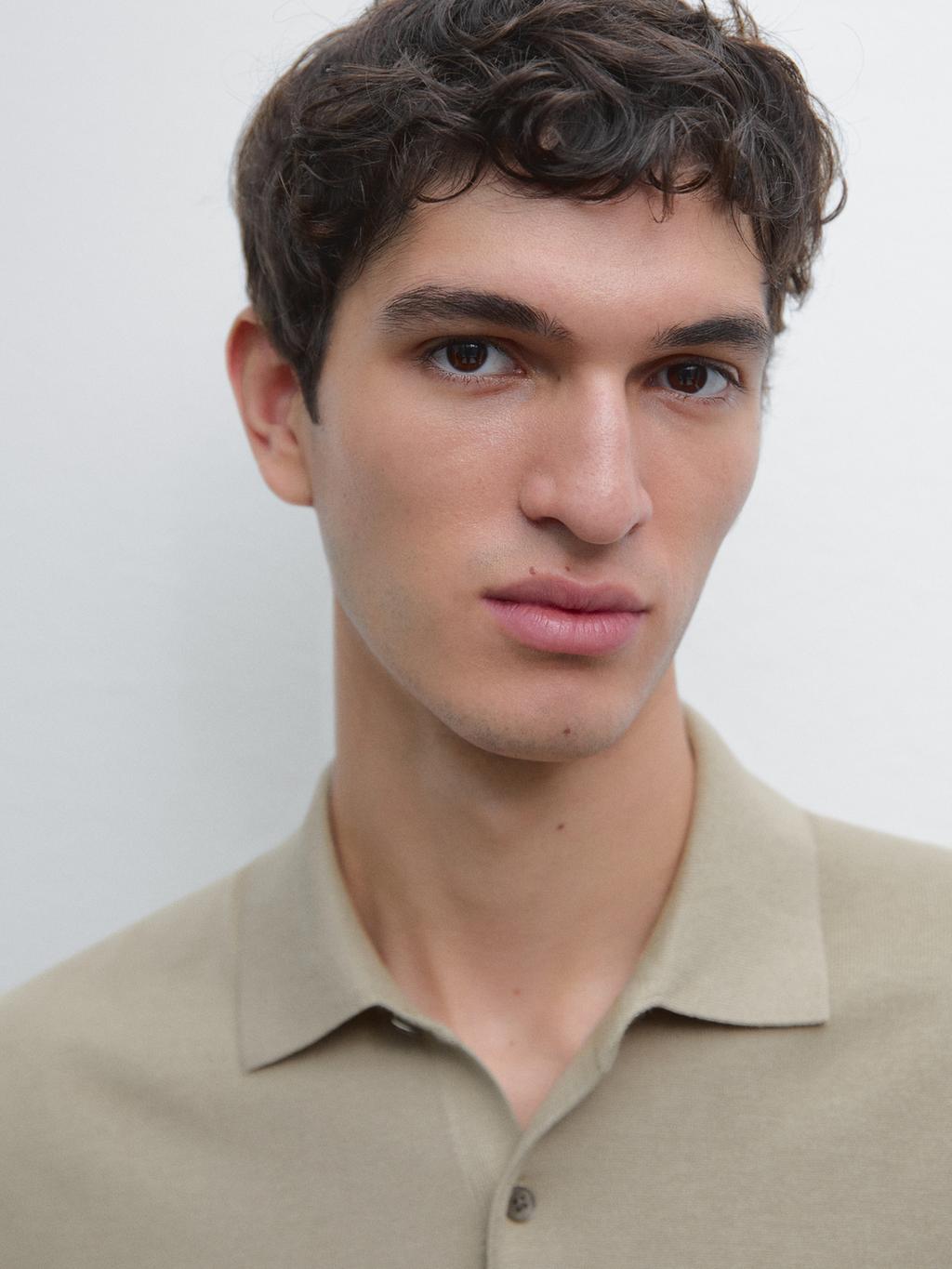 Short sleeve knit polo shirt