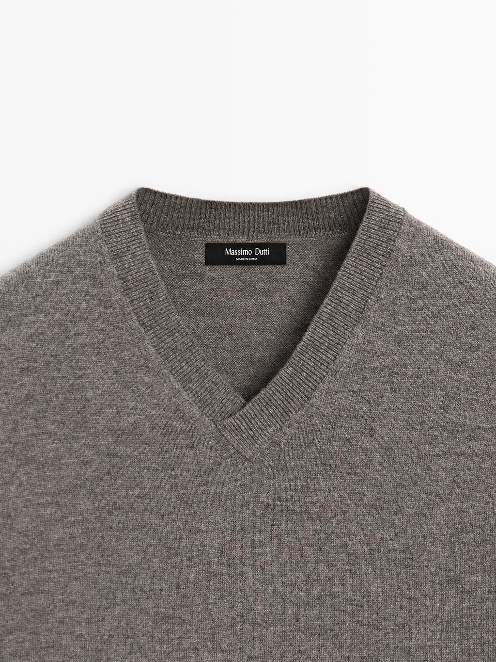 Wool blend V-neck vest