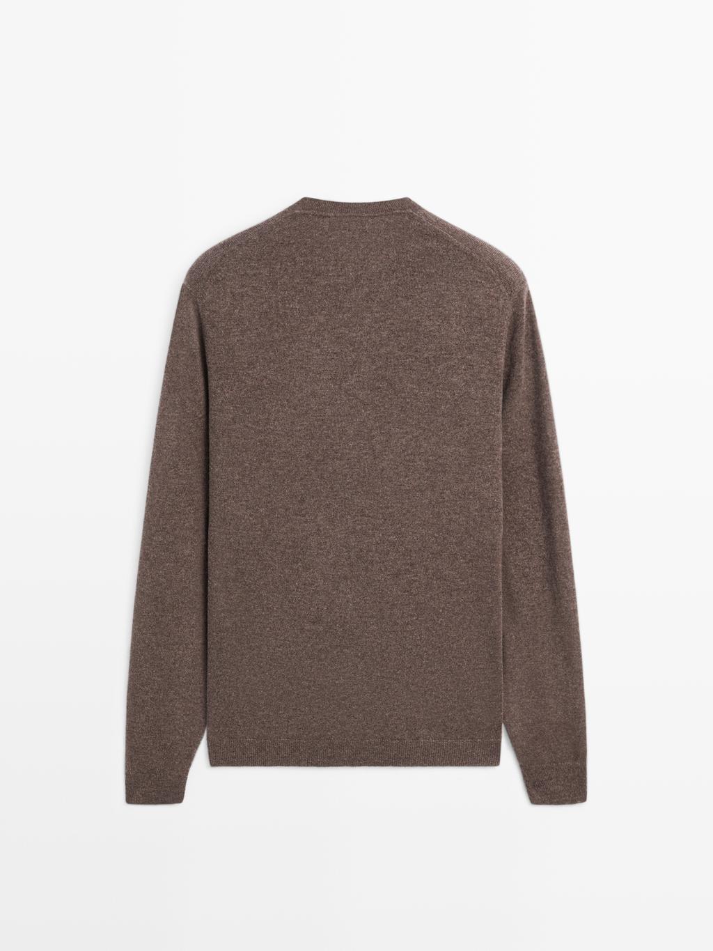 Wool blend knit V-neck sweater