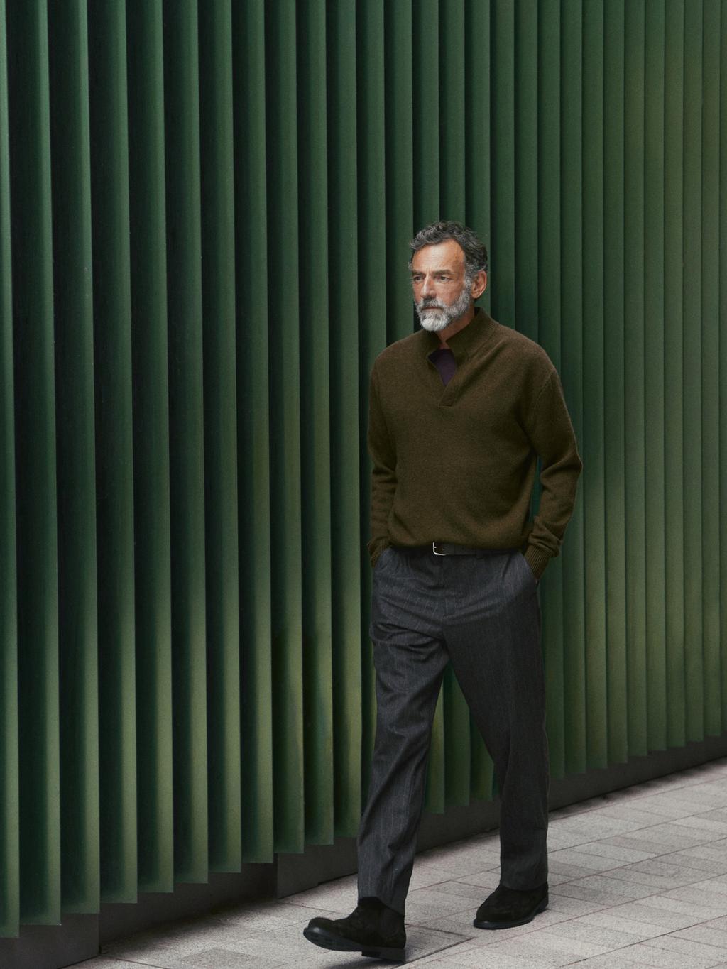 Mock neck knit sweater with V-neck