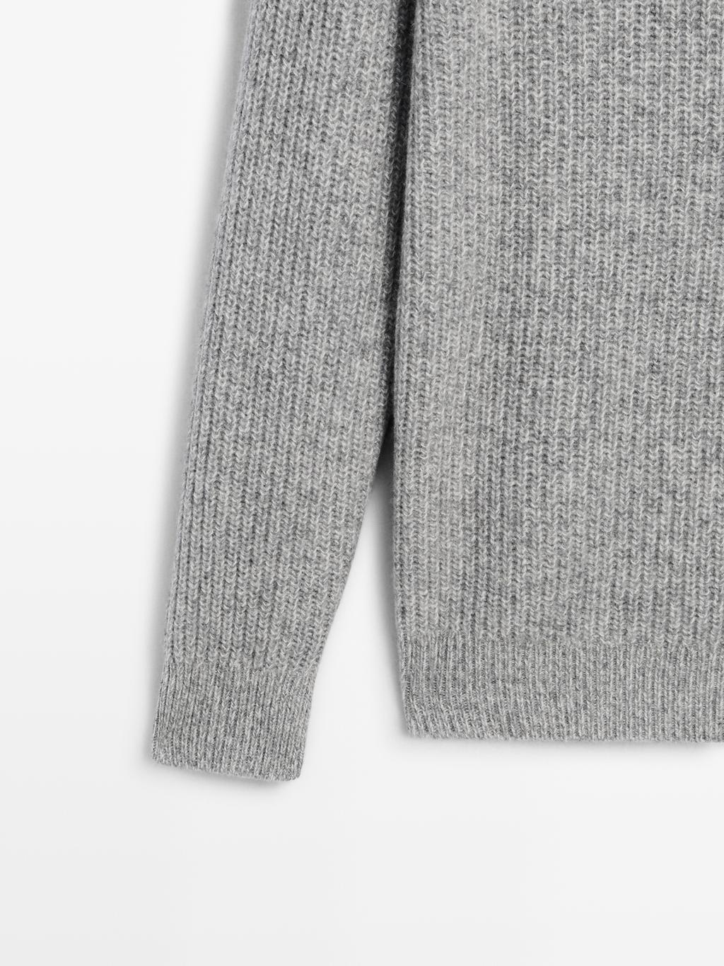 100% wool mock neck jumper