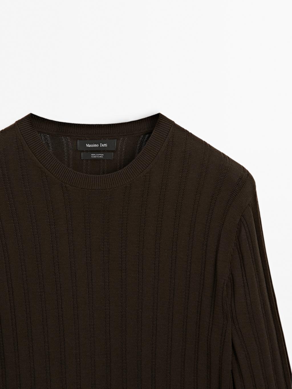 Textured round neck sweater