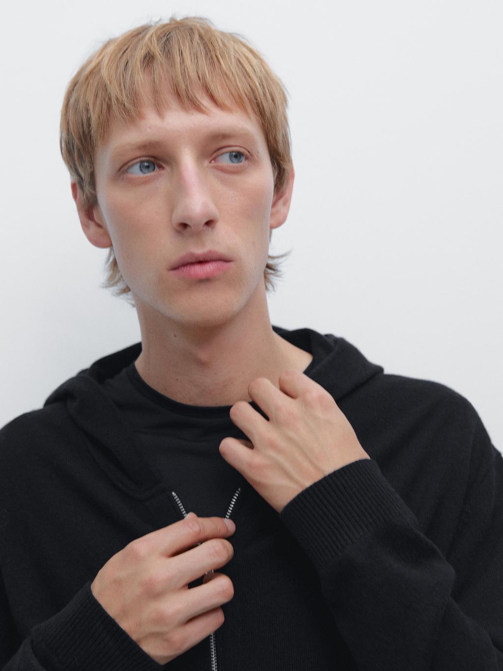 Zip-up knit cardigan with hood