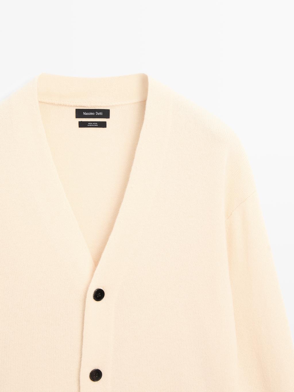 100% wool V-neck knit cardigan