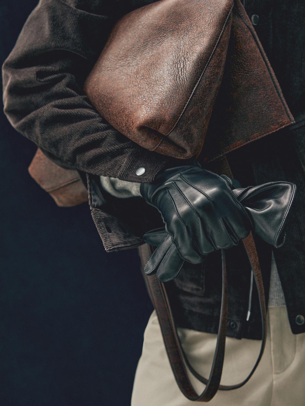 Leather gloves with nappa finish