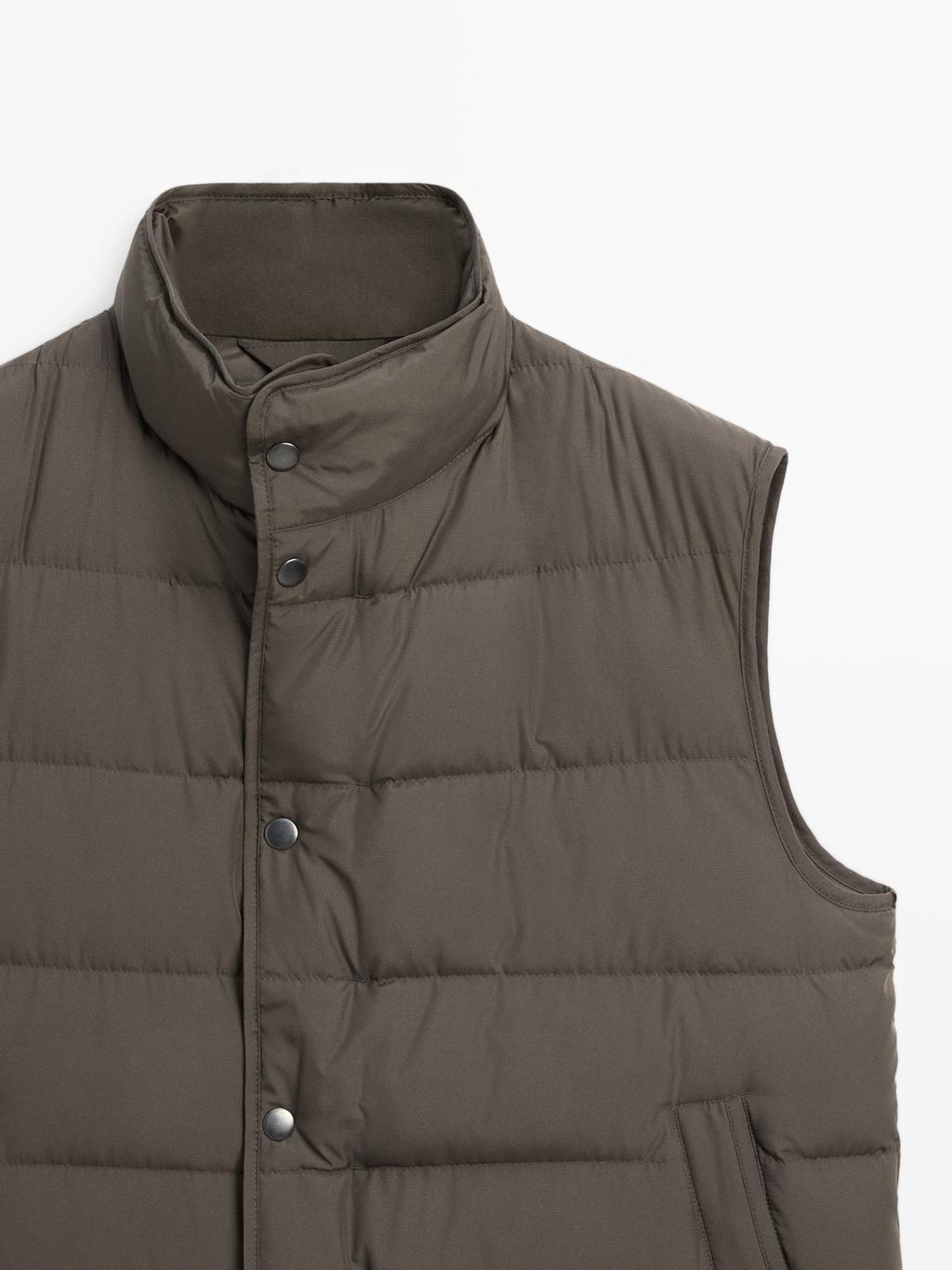 Water-repellent puffer gilet with down blend