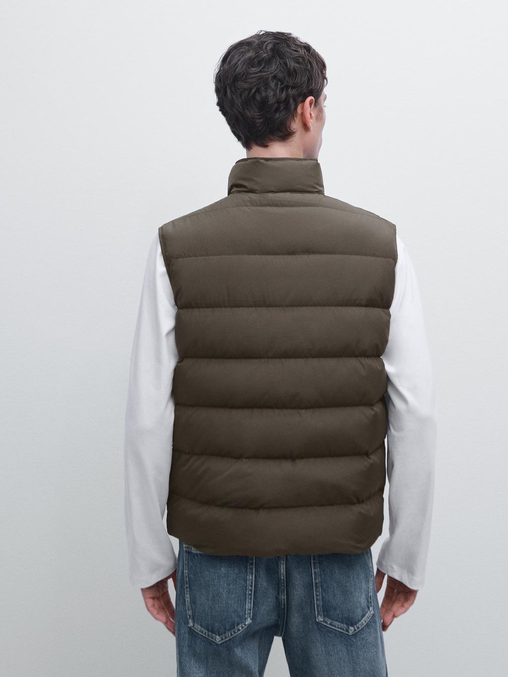 Water-repellent puffer gilet with down blend