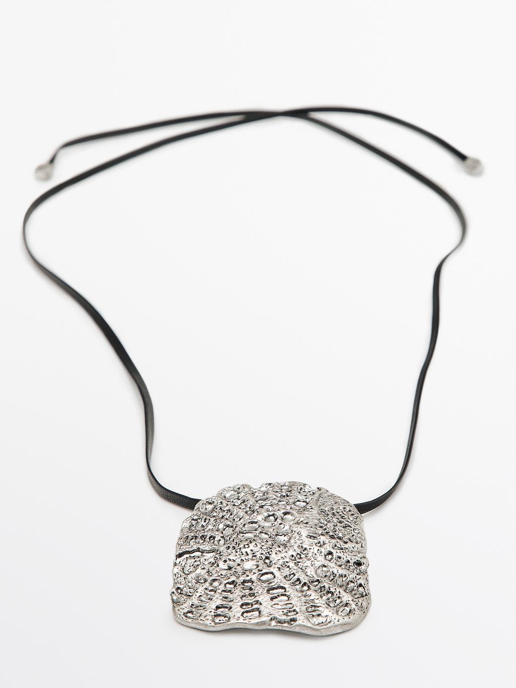 Textured medallion necklace