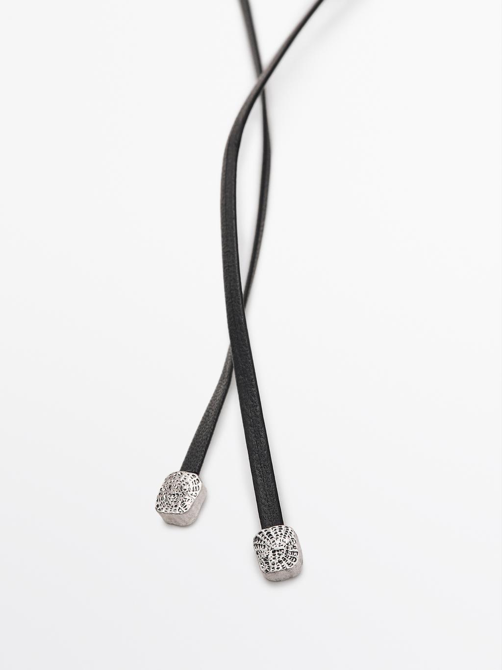 Textured medallion necklace