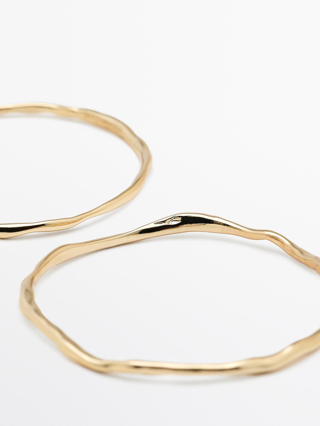 Set of irregular bracelets