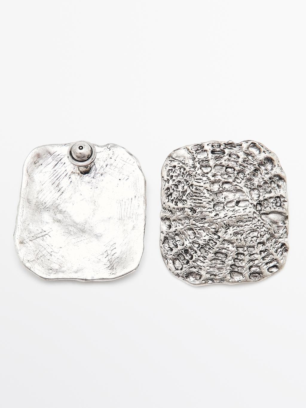 Textured medallion earrings