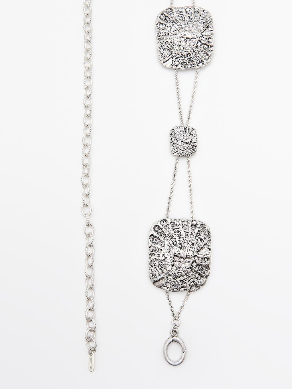 Textured medallion chain belt