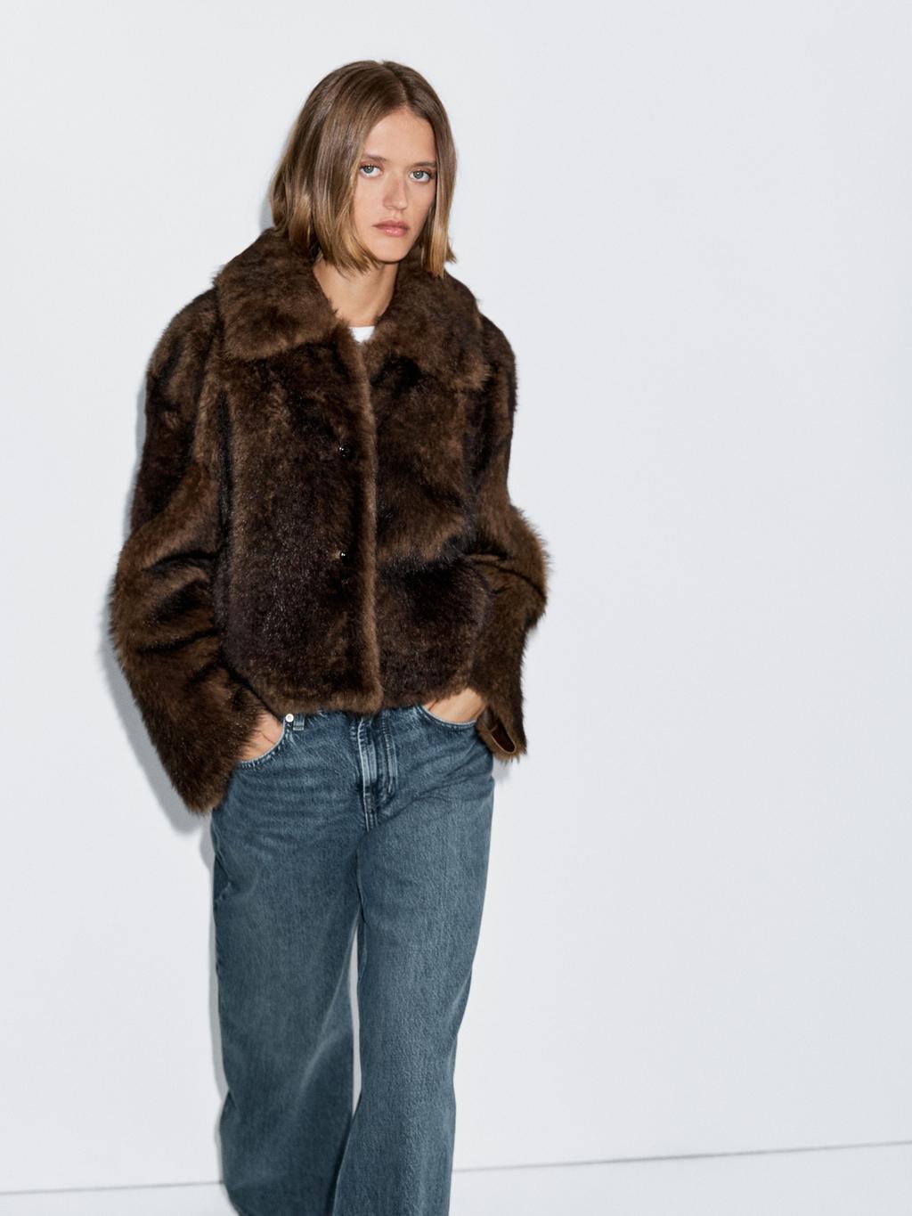 Short leather coat with fur