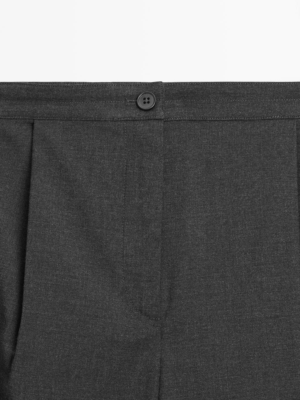 Dart trousers with elastic waistband