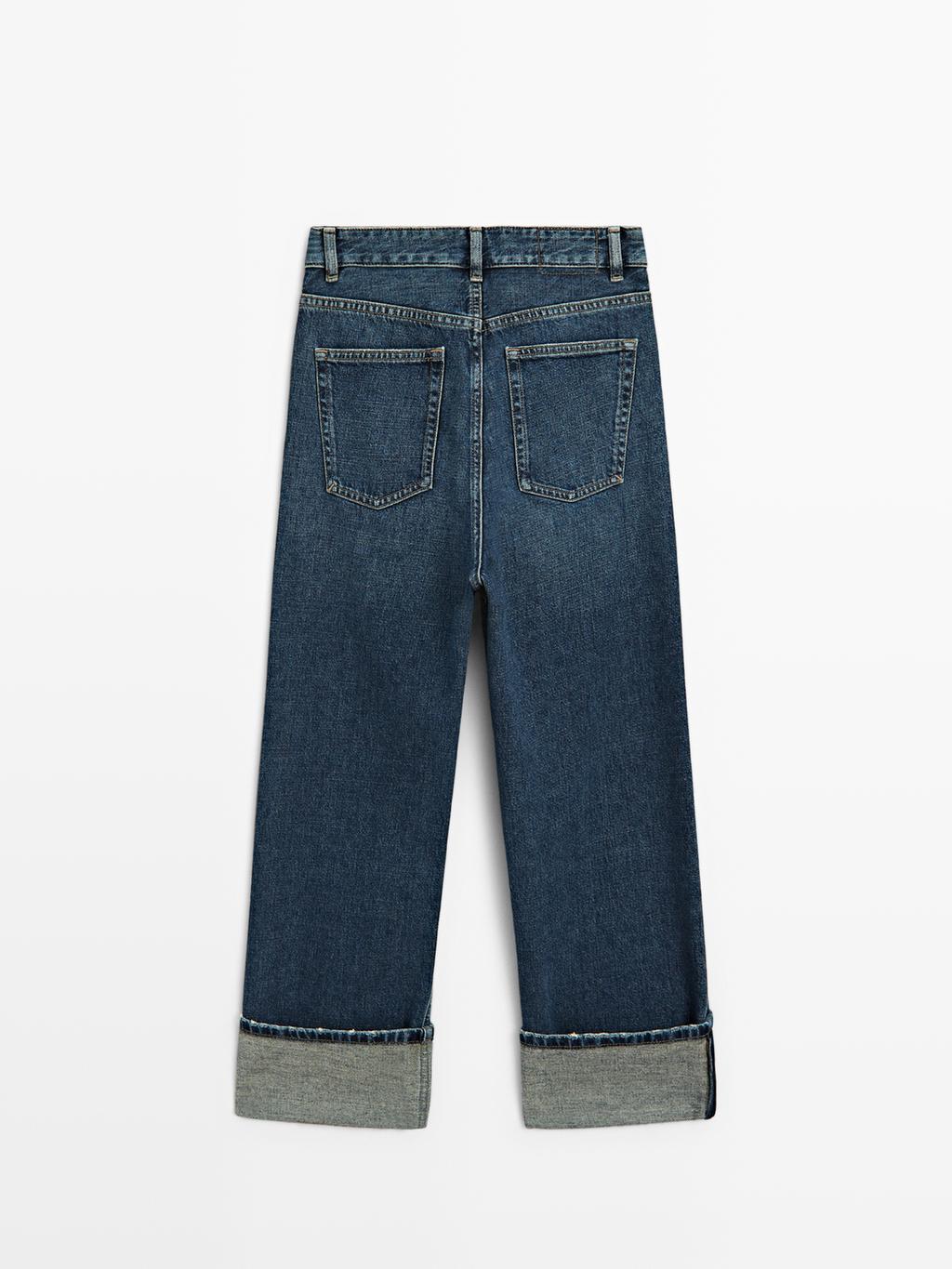 Low-waist straight-leg jeans with turn-up