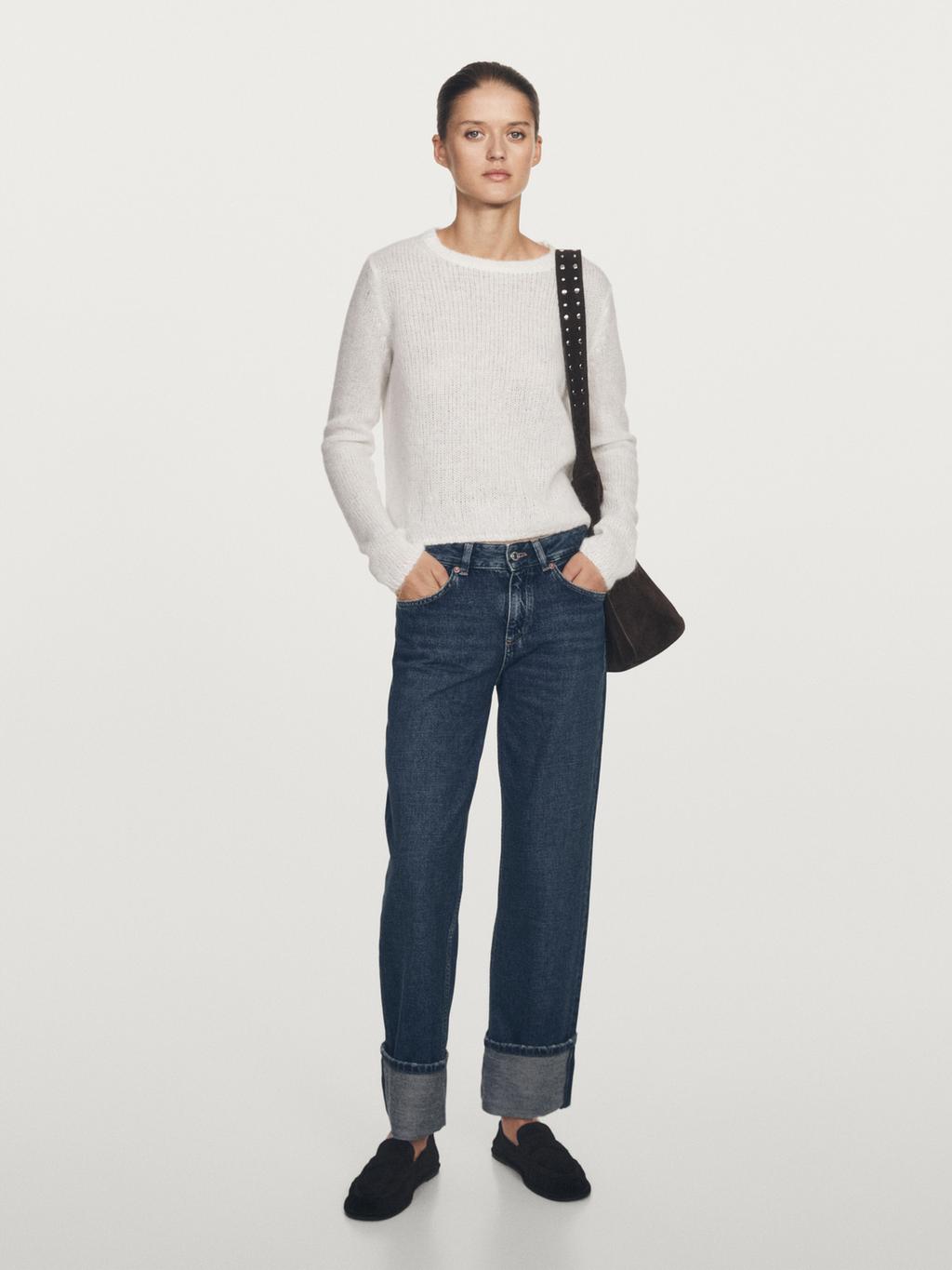Low-waist straight-leg jeans with turn-up