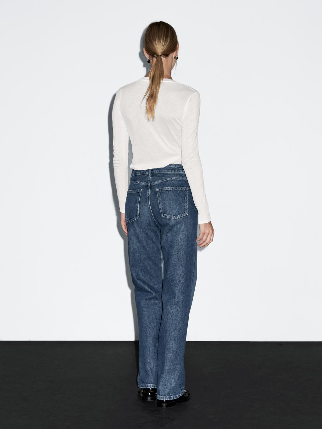 Mid-rise straight-leg jeans