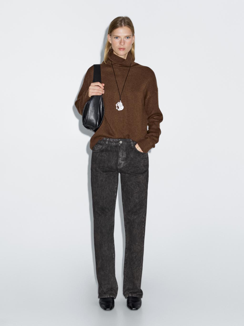 Mid-rise regular fit jeans