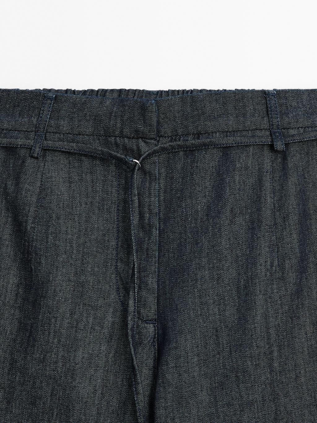 High-waist wide-leg jeans with belt