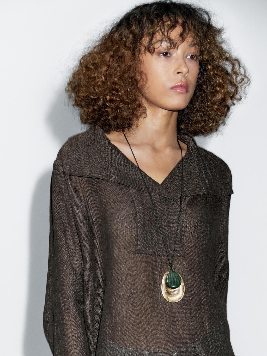 100% linen blouse with chest detail