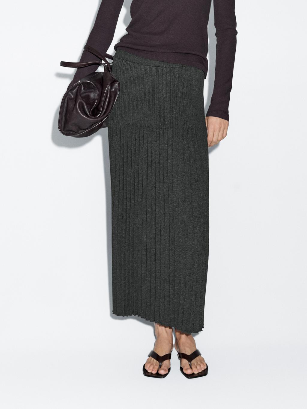 Pleated knit midi skirt