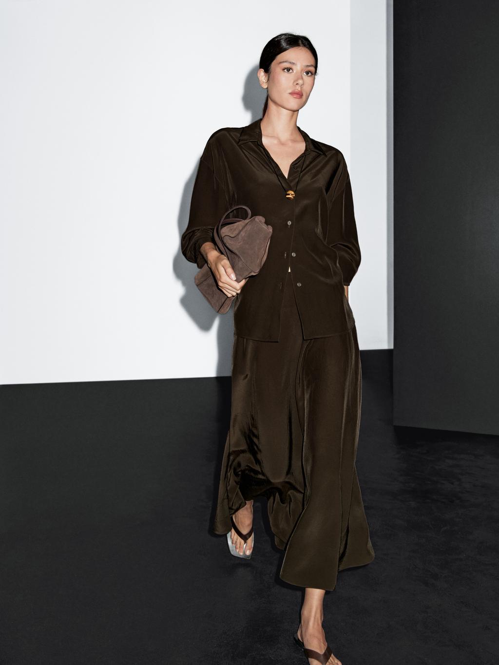 Flowing flared skirt