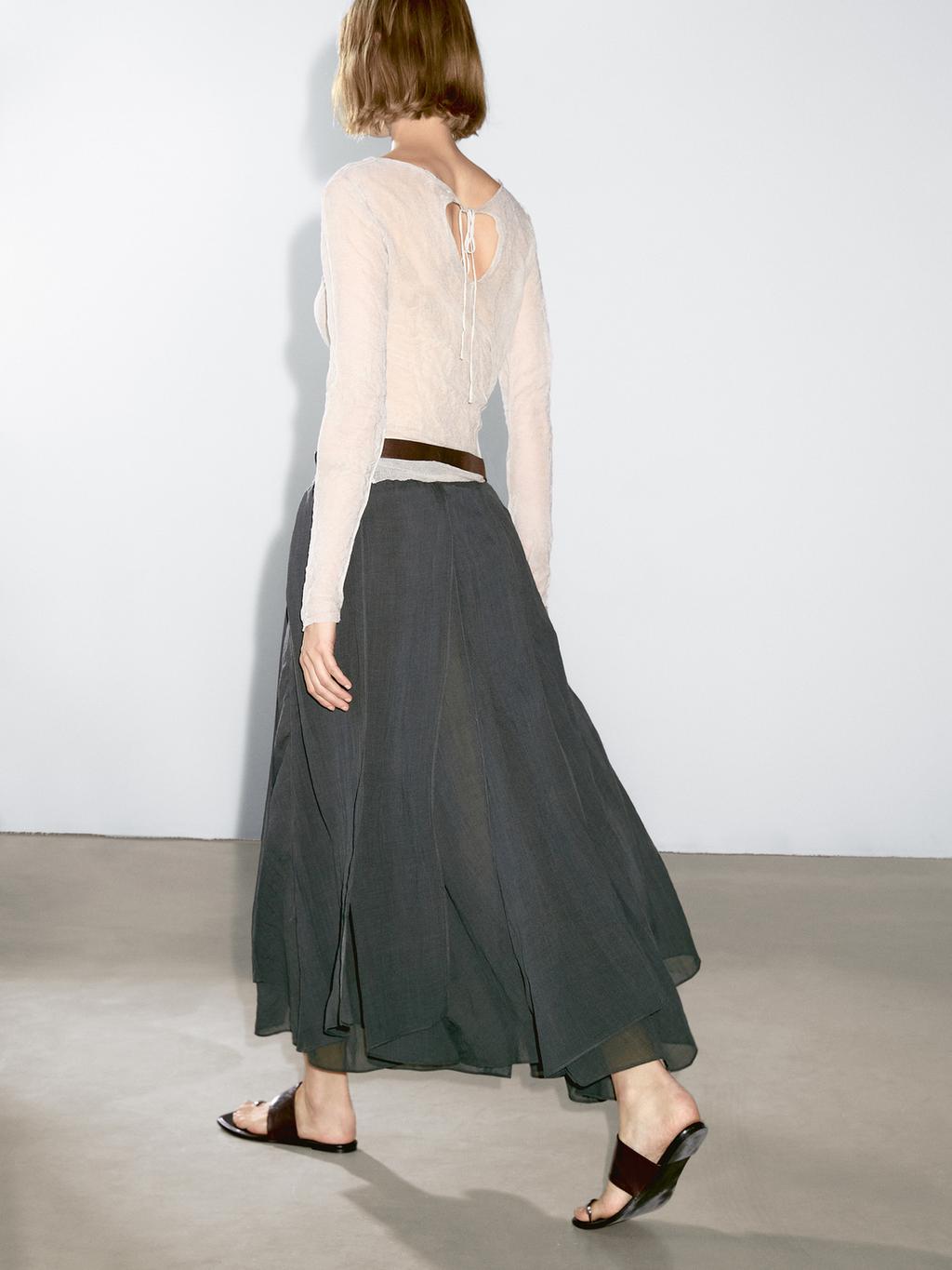 Long flowing skirt with ruffles