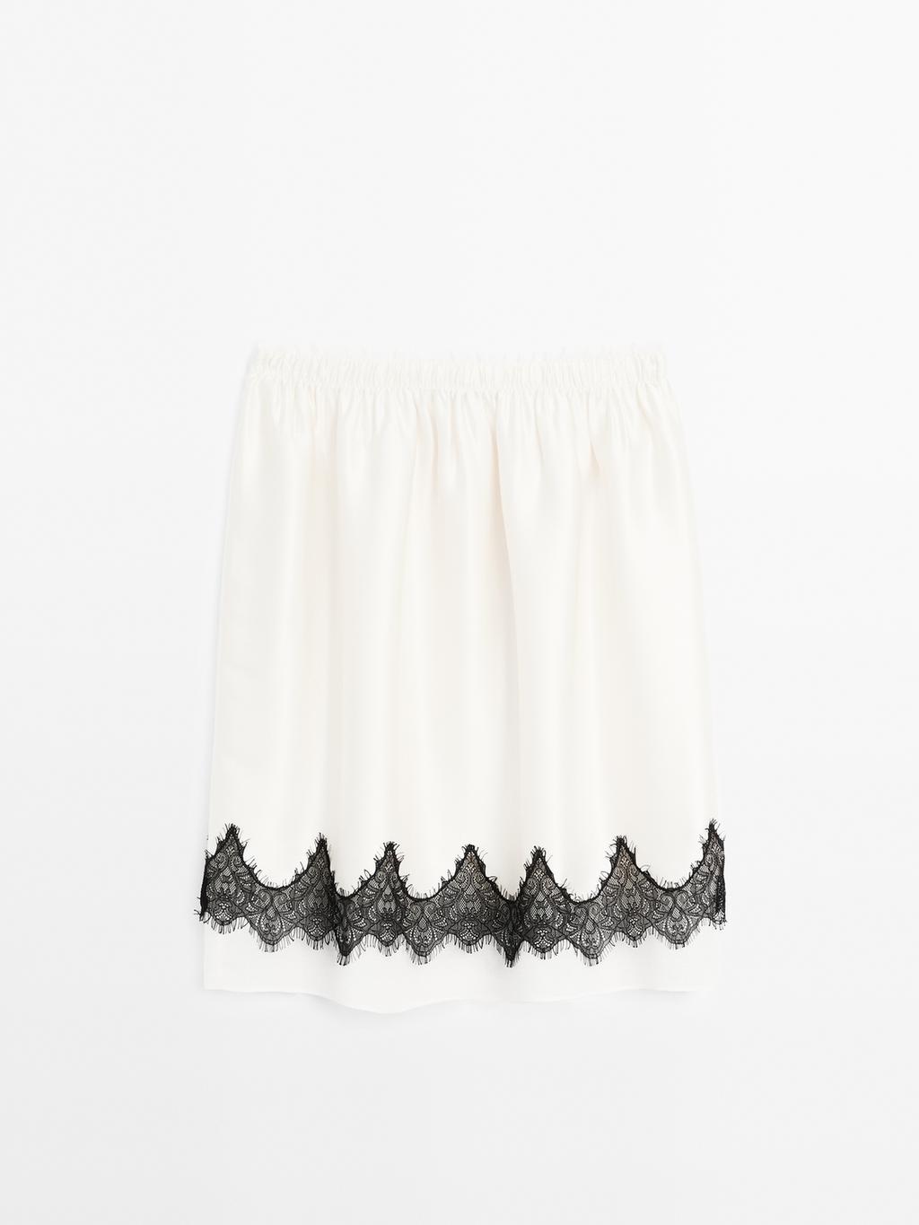 Contrast lace-trimmed skirt