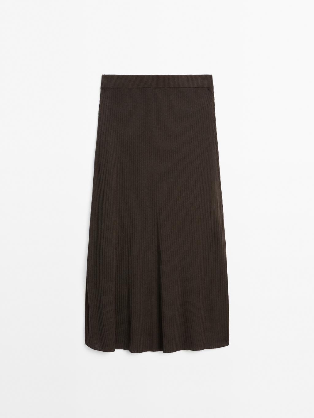 Long ribbed knit skirt