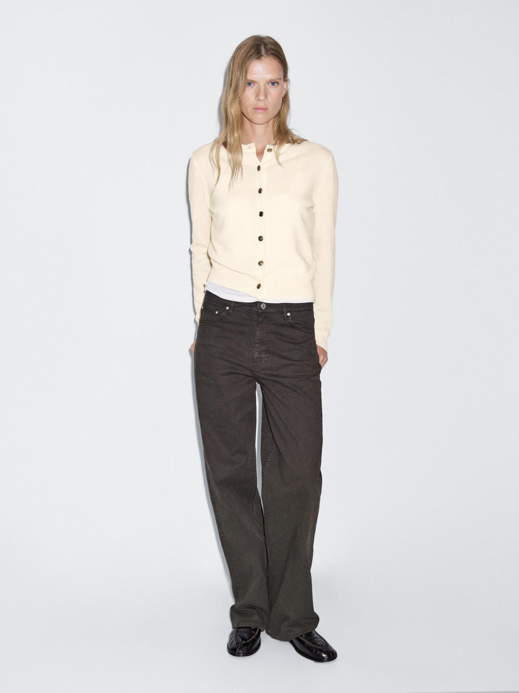 Knit 100% wool cardigan with gold buttons