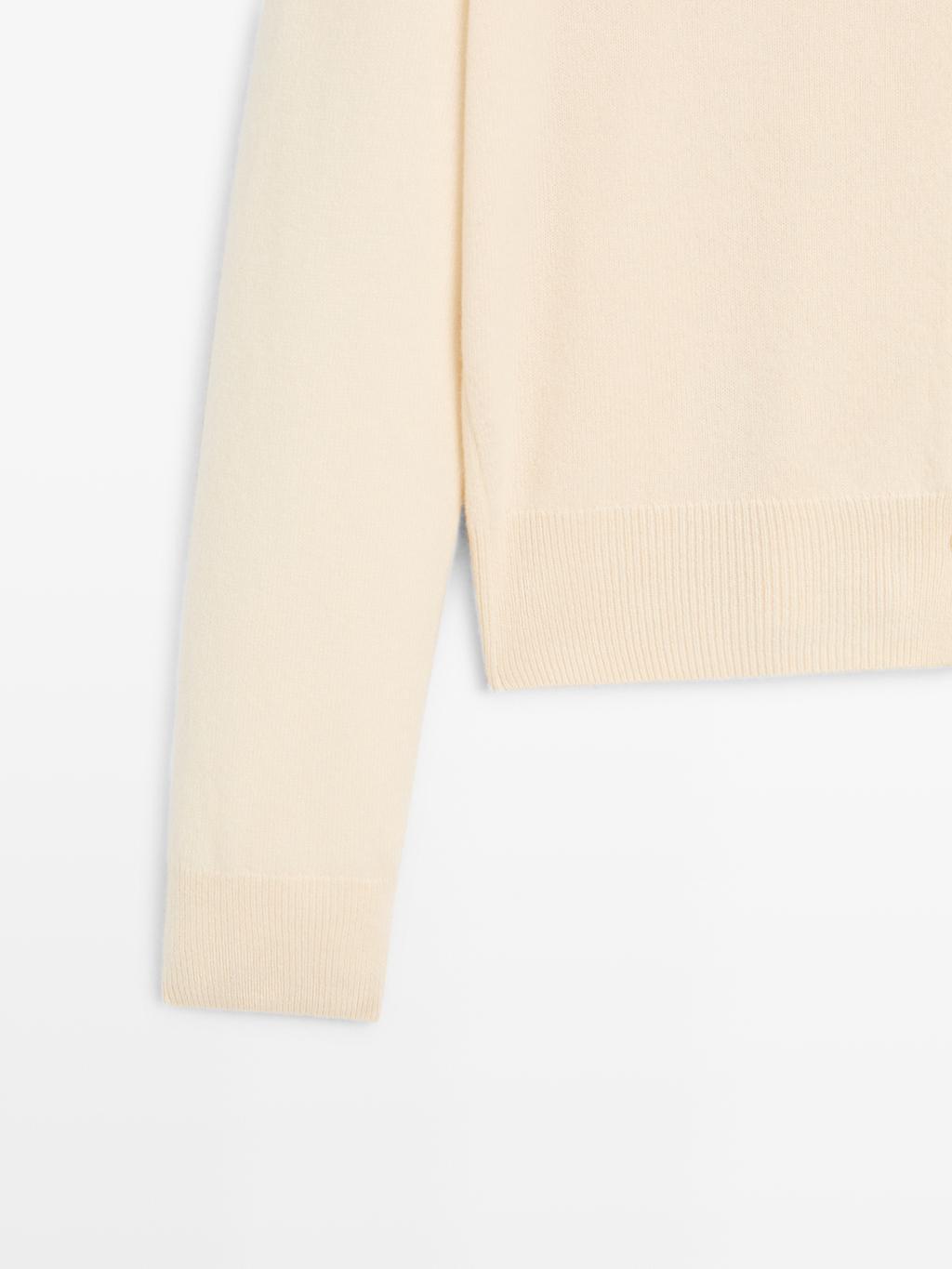 100% wool high neck knit cardigan