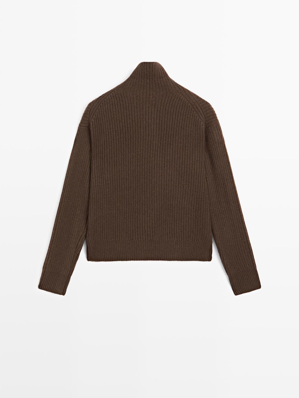100% wool high neck knit sweater
