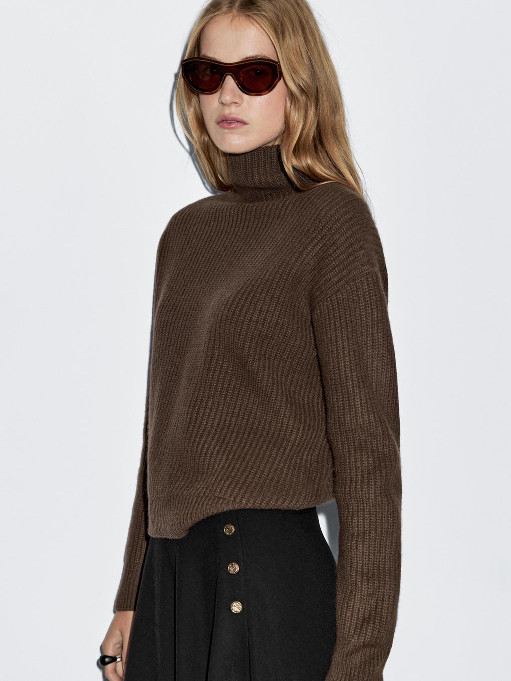 100% wool high neck knit sweater
