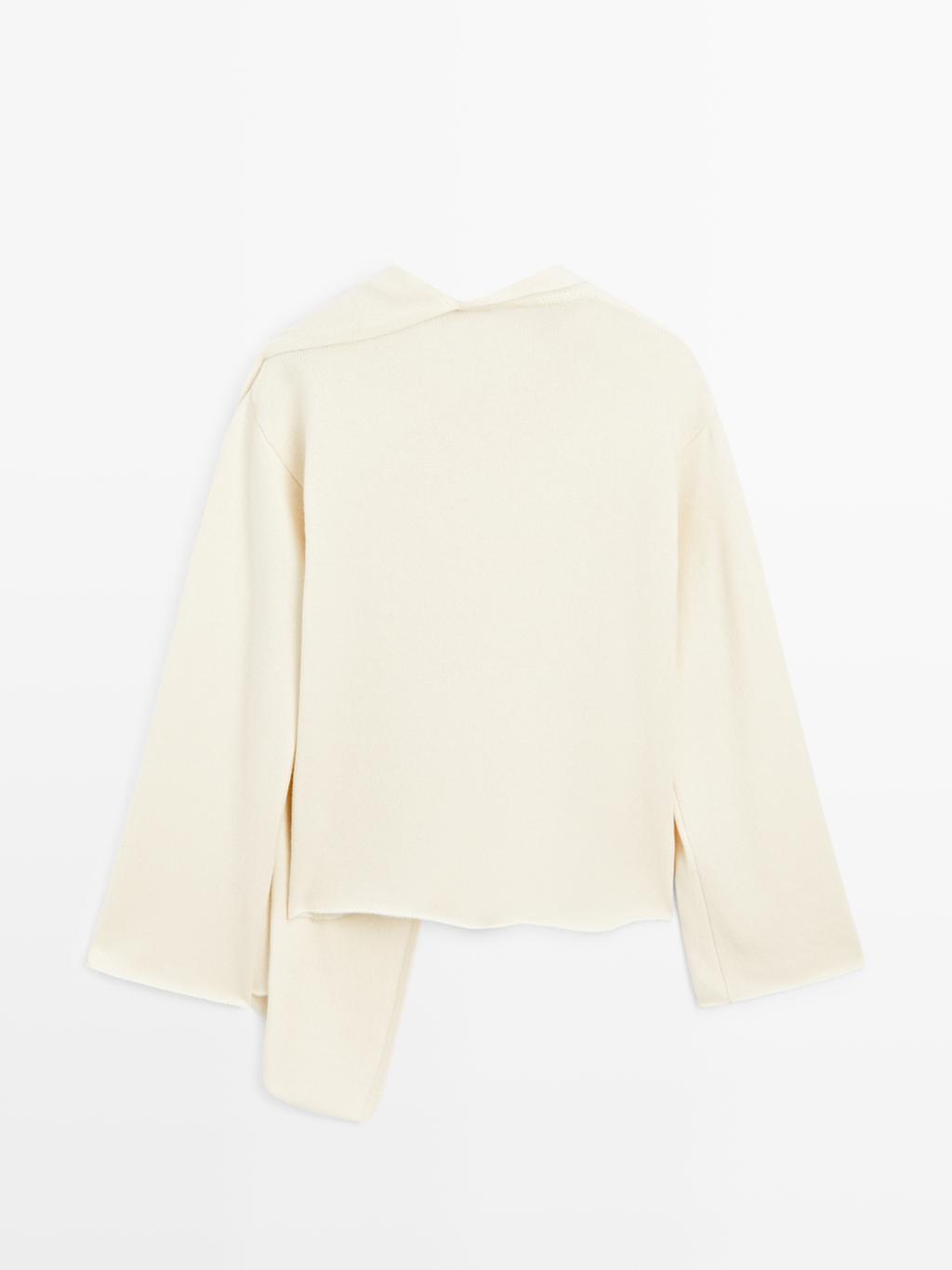 100% wool knit sweater with scarf