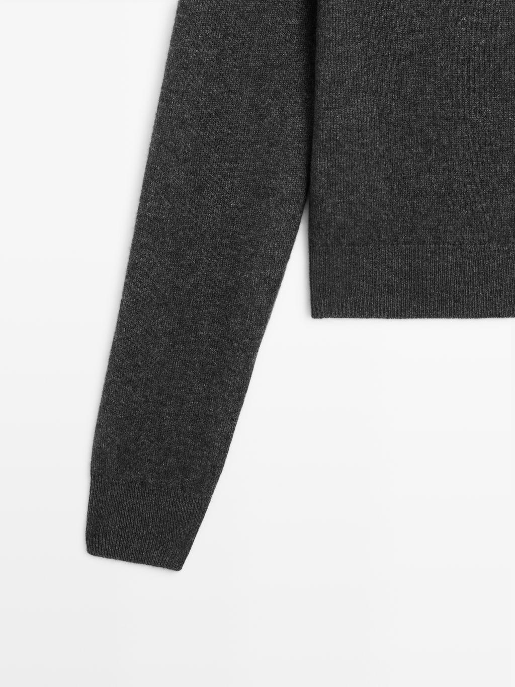 Wool blend cardigan with pocket details