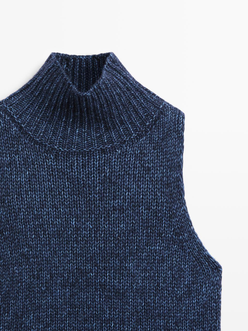Turtleneck knit vest