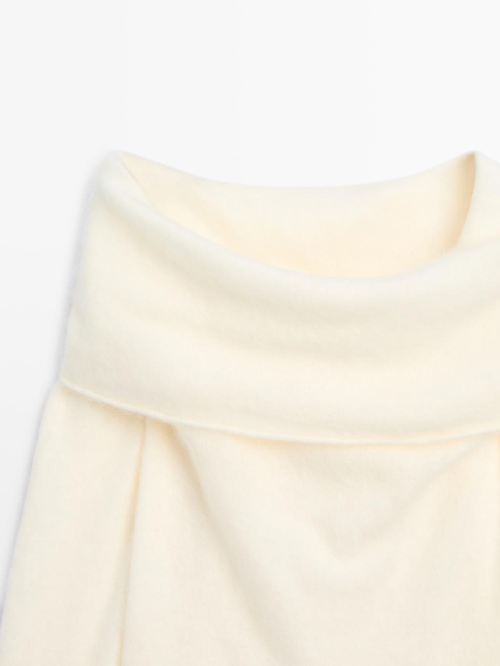 Knit wool and cashmere sweater with exposed shoulders