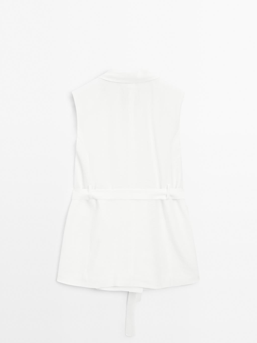 Linen blend waistcoat with tuxedo collar