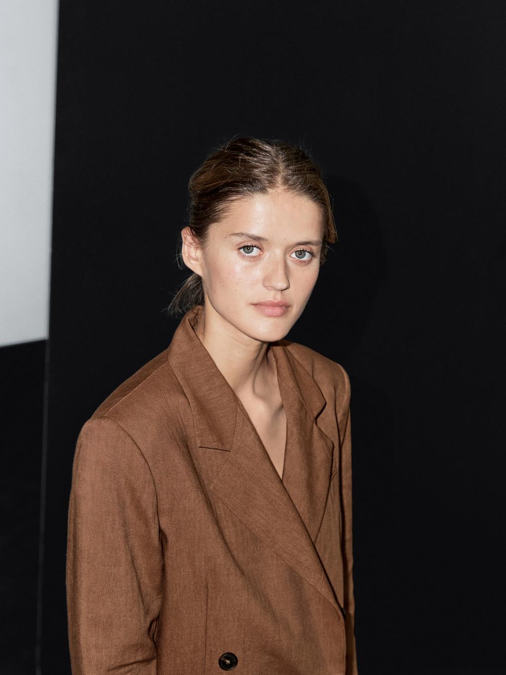 Double-breasted linen blend blazer