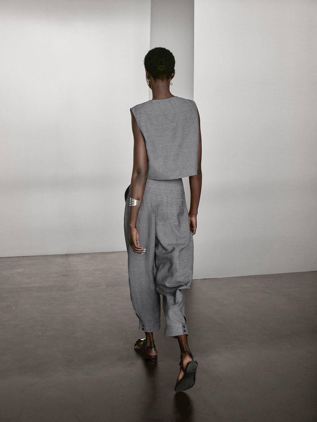 Short linen blend waistcoat